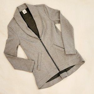 Size XS: CAbi Drop Off Jacket Style 5300